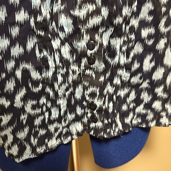 Notations Sheer Pattern Top - Picture 4 of 8